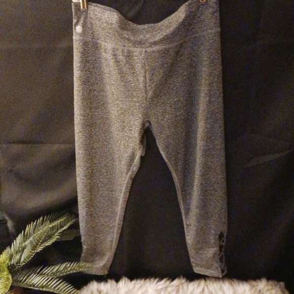 Ebb & Flow capri leggings sz lg - Picture 2 of 7